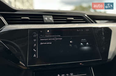 Внедорожник / Кроссовер Audi e-tron 2021 в 