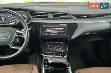 Внедорожник / Кроссовер Audi e-tron 2020 в 