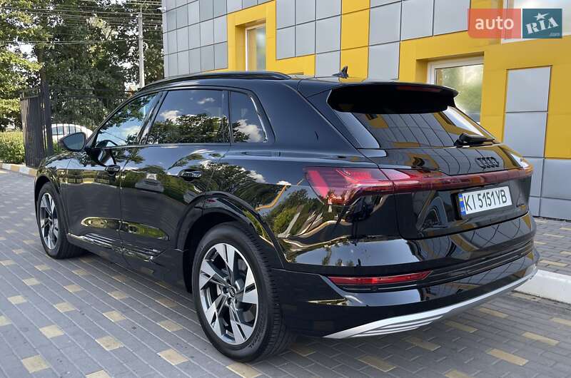 Внедорожник / Кроссовер Audi e-tron 2022 в Киеве