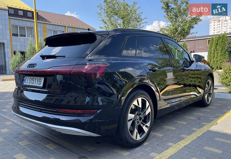 Внедорожник / Кроссовер Audi e-tron 2022 в Киеве