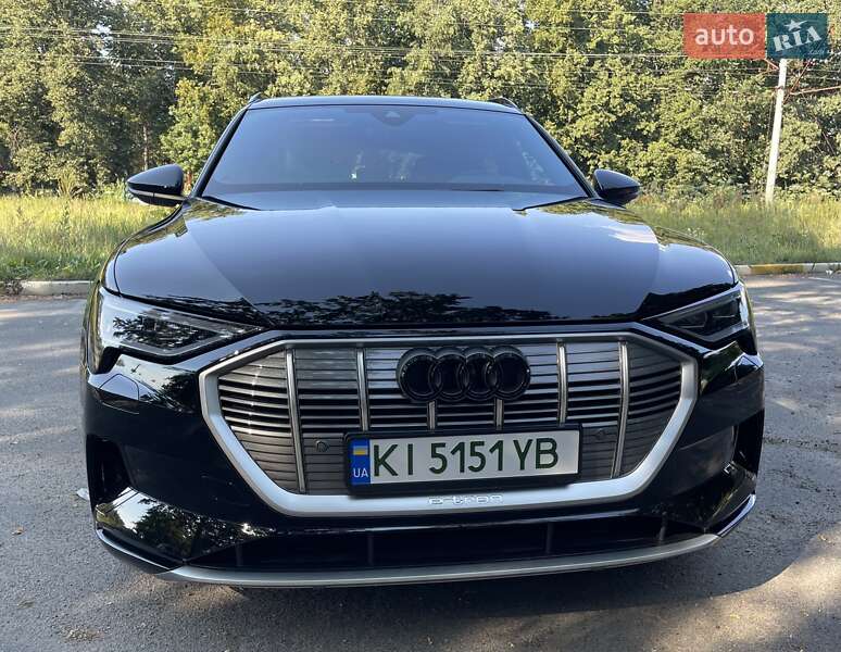 Внедорожник / Кроссовер Audi e-tron 2022 в Киеве