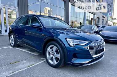 Позашляховик / Кросовер Audi e-tron 2021 в Києві