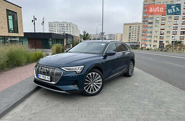 Внедорожник / Кроссовер Audi e-tron 2020 в 