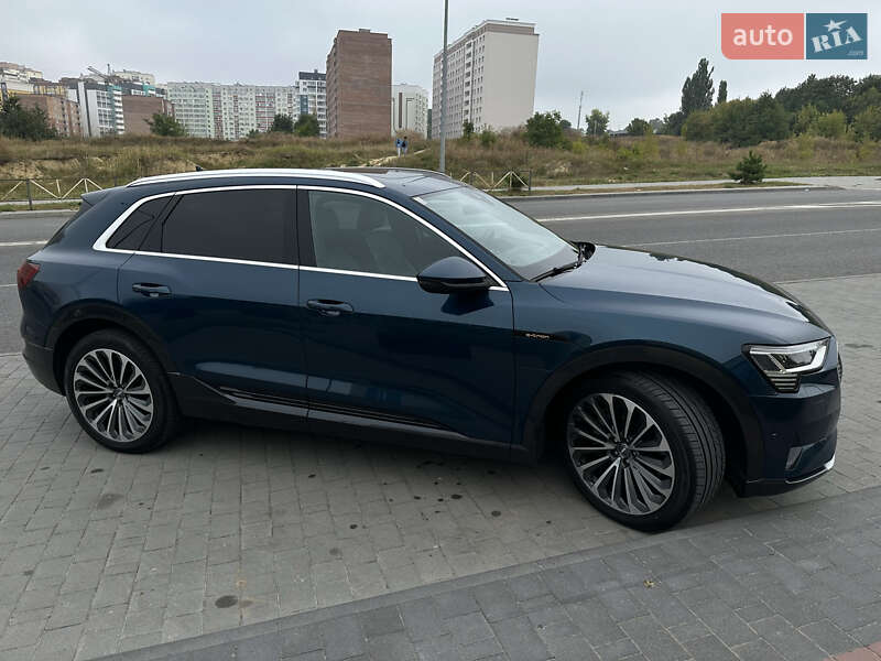 Позашляховик / Кросовер Audi e-tron 2020 в Рівному