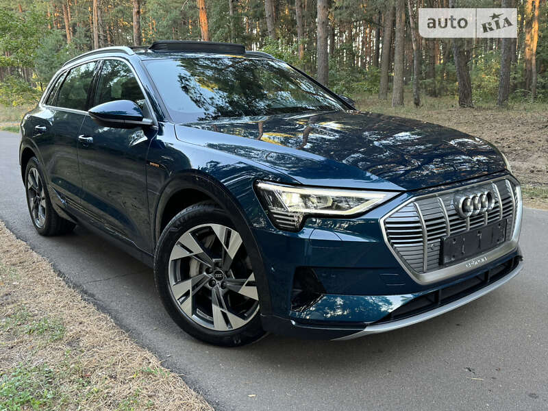 Позашляховик / Кросовер Audi e-tron 2023 в Києві