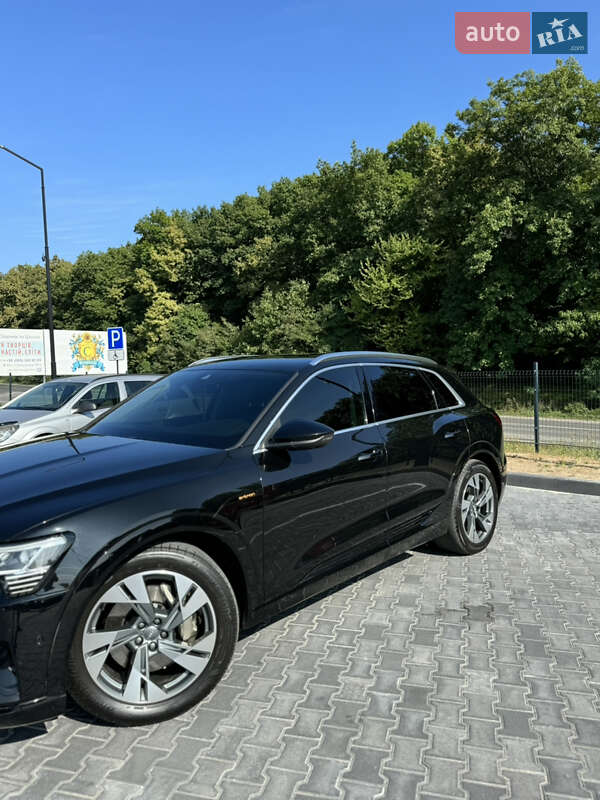 Внедорожник / Кроссовер Audi e-tron 2020 в Львове