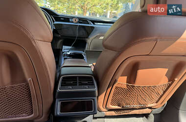 Внедорожник / Кроссовер Audi e-tron 2020 в 