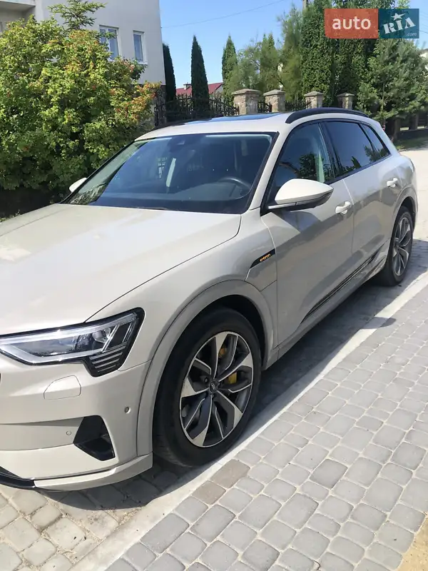 Audi e-tron