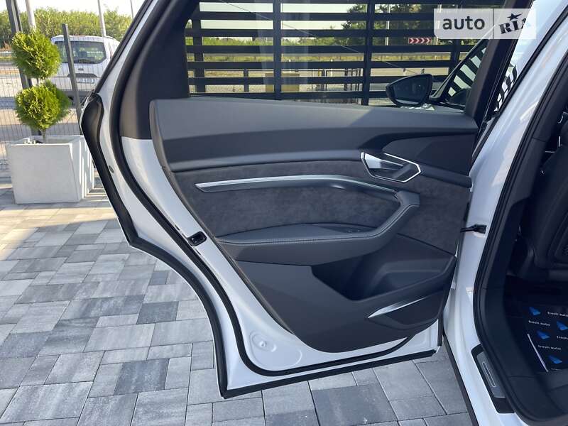 Внедорожник / Кроссовер Audi e-tron 2021 в Ровно