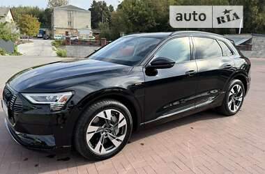 Внедорожник / Кроссовер Audi e-tron 2022 в Ровно