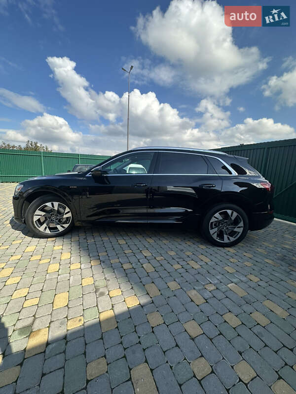 Внедорожник / Кроссовер Audi e-tron 2022 в Самборе