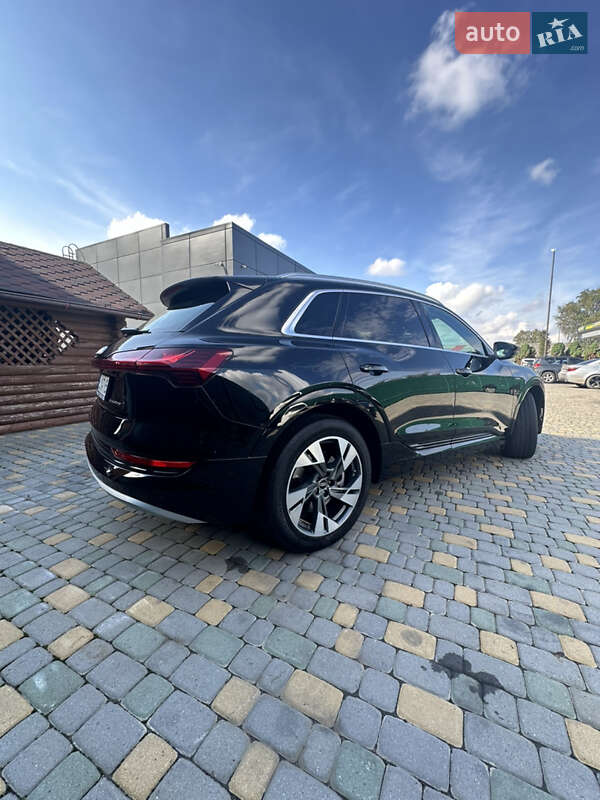Внедорожник / Кроссовер Audi e-tron 2022 в Самборе