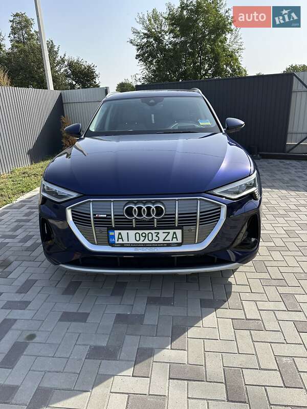 Позашляховик / Кросовер Audi e-tron 2020 в Києві