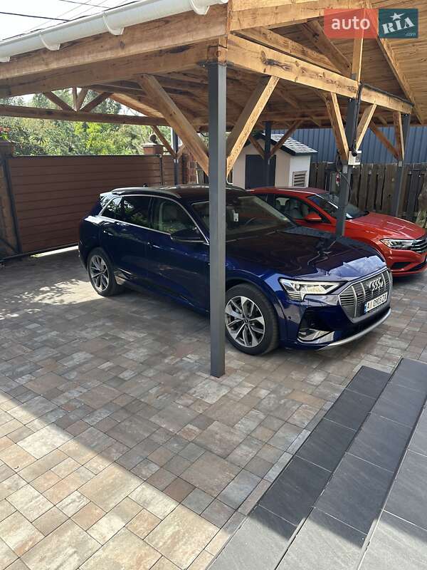 Позашляховик / Кросовер Audi e-tron 2020 в Києві