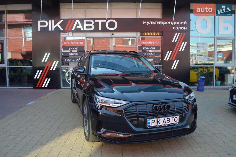Внедорожник / Кроссовер Audi e-tron 2020 в 
