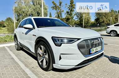 Внедорожник / Кроссовер Audi e-tron 2019 в Ровно