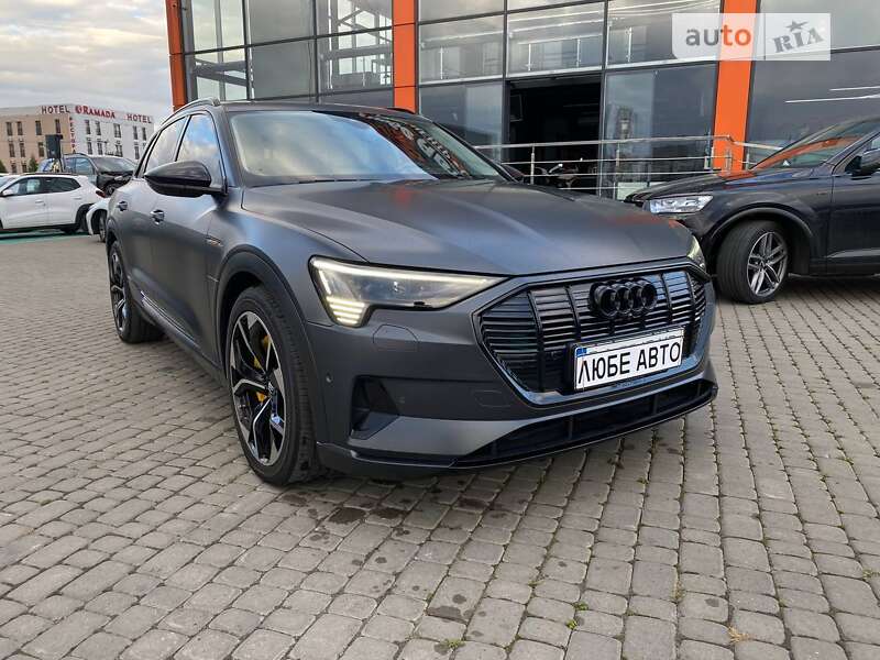 Audi e-tron 