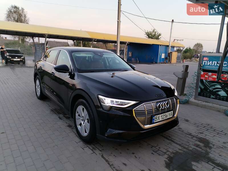 Внедорожник / Кроссовер Audi e-tron 2021 в Шепетовке