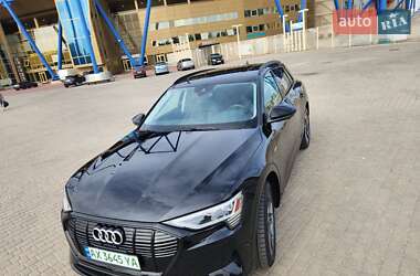 Внедорожник / Кроссовер Audi e-tron 2021 в 