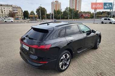 Внедорожник / Кроссовер Audi e-tron 2021 в 