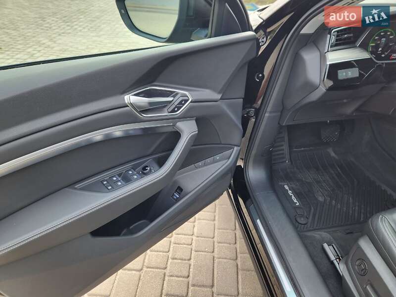 Позашляховик / Кросовер Audi e-tron 2021 в Києві фото 56 Позашляховик / Кросовер Audi e-tron 2021 в Києві