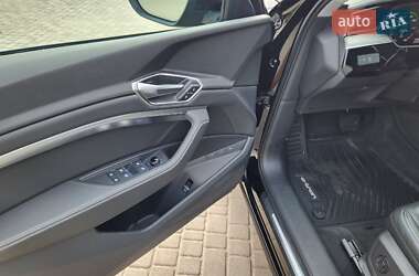 Внедорожник / Кроссовер Audi e-tron 2021 в 
