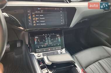 Внедорожник / Кроссовер Audi e-tron 2021 в 