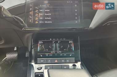 Внедорожник / Кроссовер Audi e-tron 2021 в 