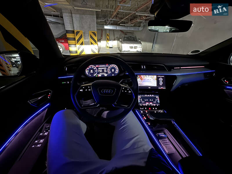 Внедорожник / Кроссовер Audi e-tron 2020 в Киеве