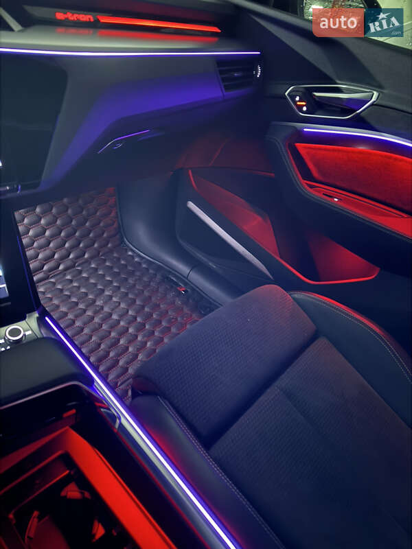 Внедорожник / Кроссовер Audi e-tron 2020 в Киеве