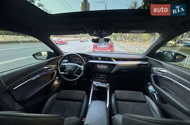Позашляховик / Кросовер Audi e-tron 2020 в 