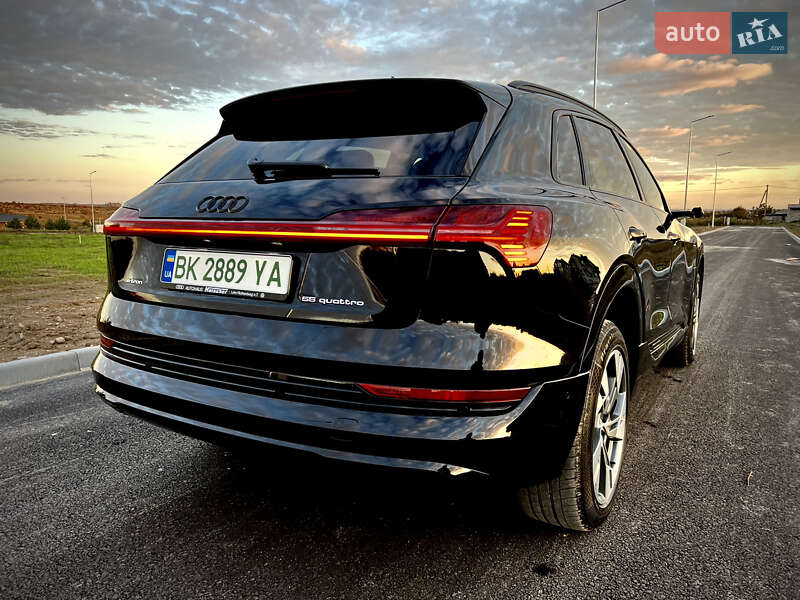Внедорожник / Кроссовер Audi e-tron 2019 в Ровно