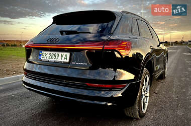 Внедорожник / Кроссовер Audi e-tron 2019 в 