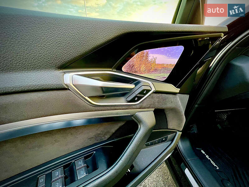 Внедорожник / Кроссовер Audi e-tron 2019 в Ровно