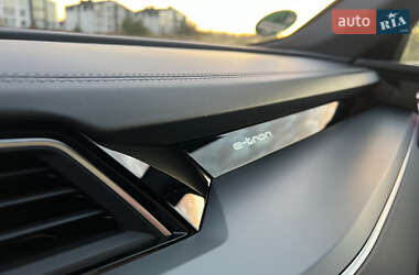 Внедорожник / Кроссовер Audi e-tron 2019 в 