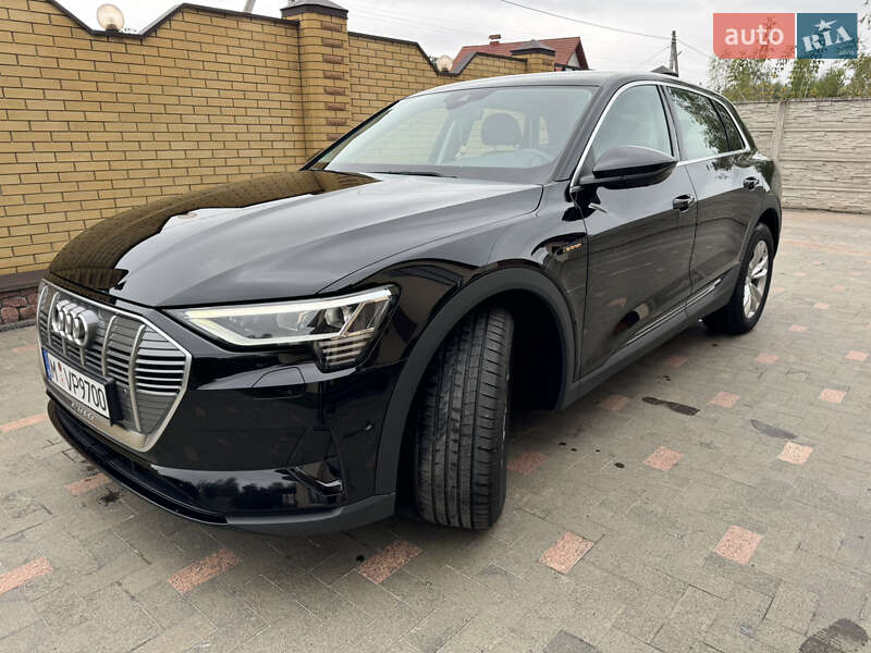 Позашляховик / Кросовер Audi e-tron 2021 в Житомирі