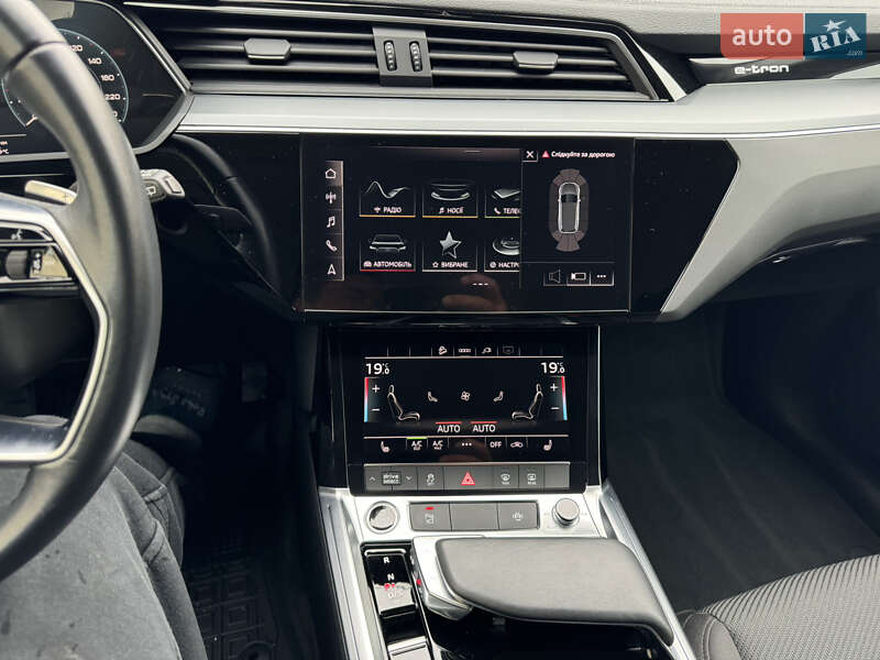 Позашляховик / Кросовер Audi e-tron 2021 в Житомирі