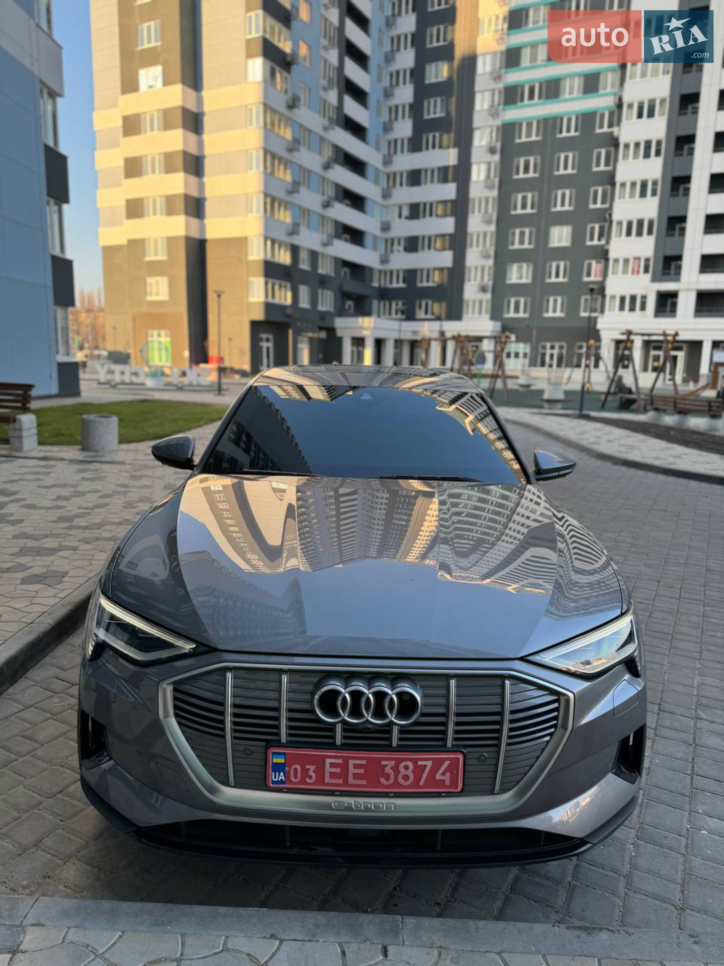 2019 Audi e-tron - мініатюра 2