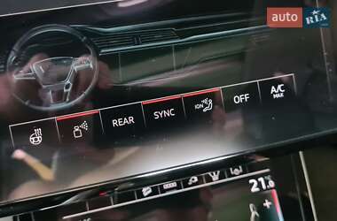 Позашляховик / Кросовер Audi e-tron 2021 в 