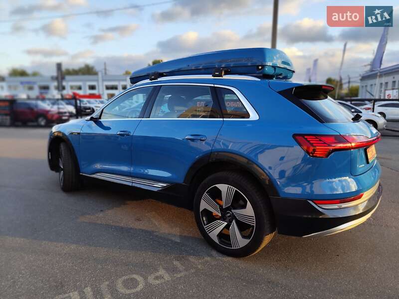 Внедорожник / Кроссовер Audi e-tron 2019 в Киеве