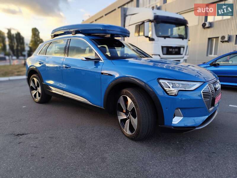 Внедорожник / Кроссовер Audi e-tron 2019 в Киеве