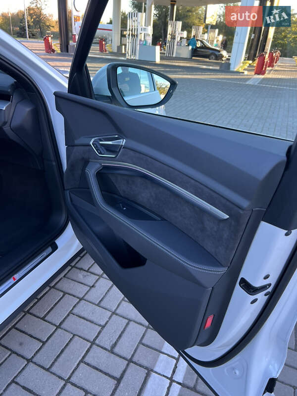 Внедорожник / Кроссовер Audi e-tron 2020 в Днепре
