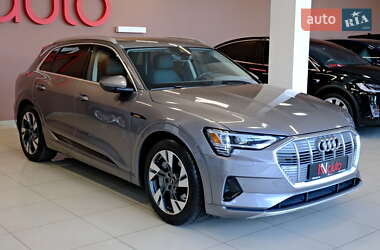 Внедорожник / Кроссовер Audi e-tron 2020 в 