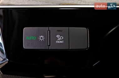 Внедорожник / Кроссовер Audi e-tron 2020 в 