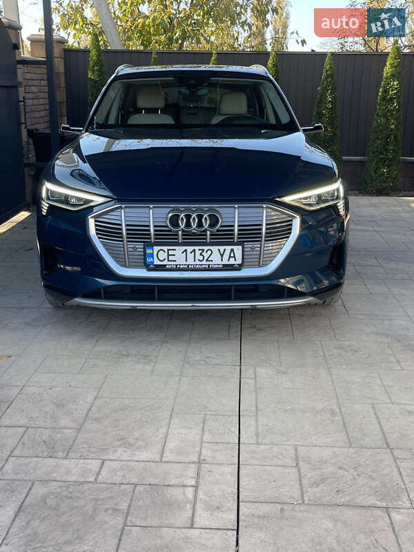 Внедорожник / Кроссовер Audi e-tron 2019 в Черновцах