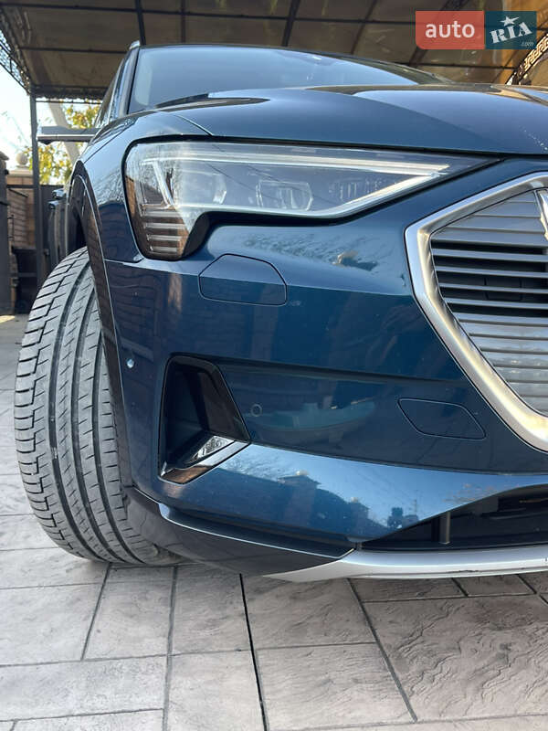 Внедорожник / Кроссовер Audi e-tron 2019 в Черновцах