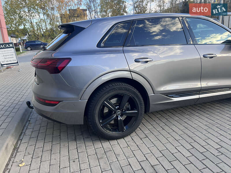 Позашляховик / Кросовер Audi e-tron 2019 в Львові