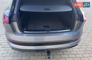 Позашляховик / Кросовер Audi e-tron 2019 в 