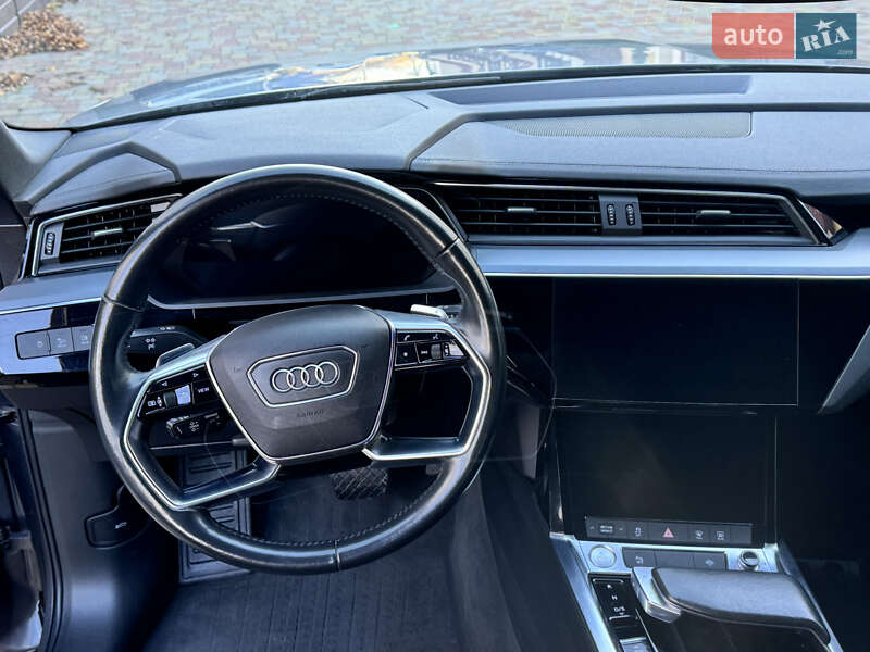 Внедорожник / Кроссовер Audi e-tron 2019 в Львове