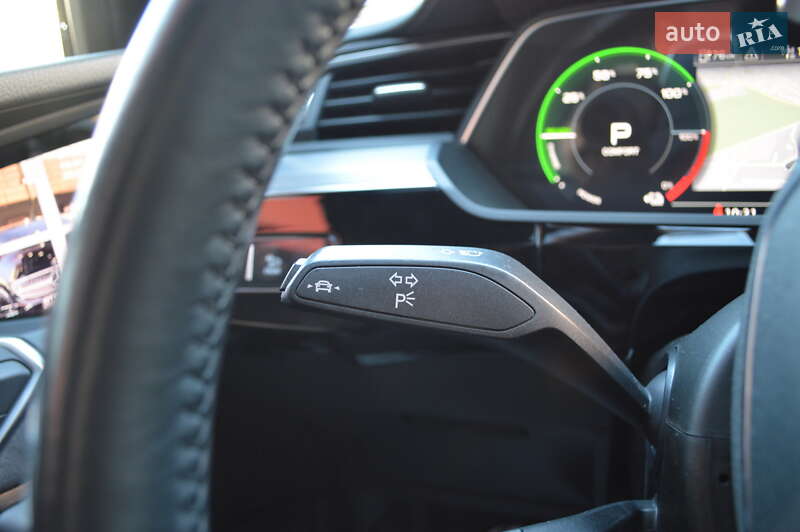 Позашляховик / Кросовер Audi e-tron 2020 в Львові